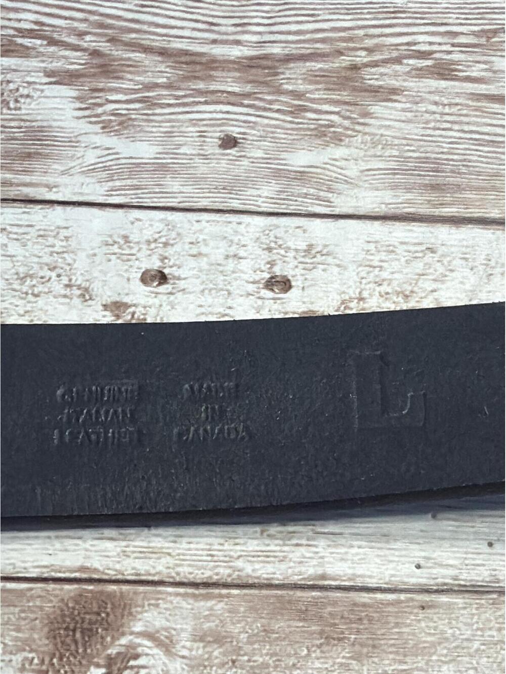 Black Tooled Genuine Leather Belt Large - Picture 2 of 6